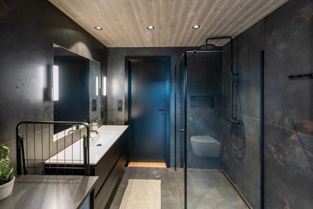 Hoda Cabin - Luxury Lodge With Jacuzzi And Sauna Lyngværet Exterior photo