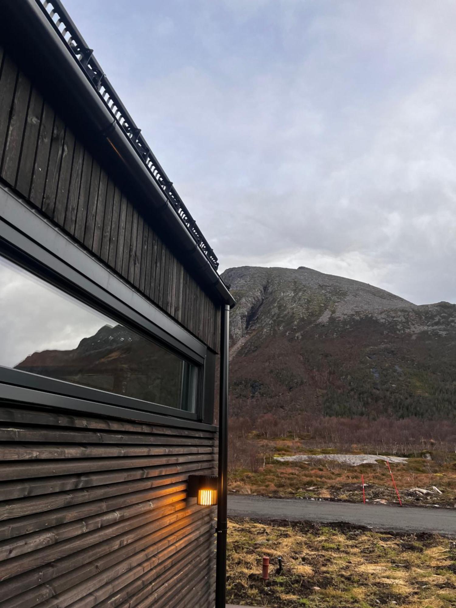 Hoda Cabin - Luxury Lodge With Jacuzzi And Sauna Lyngværet Exterior photo