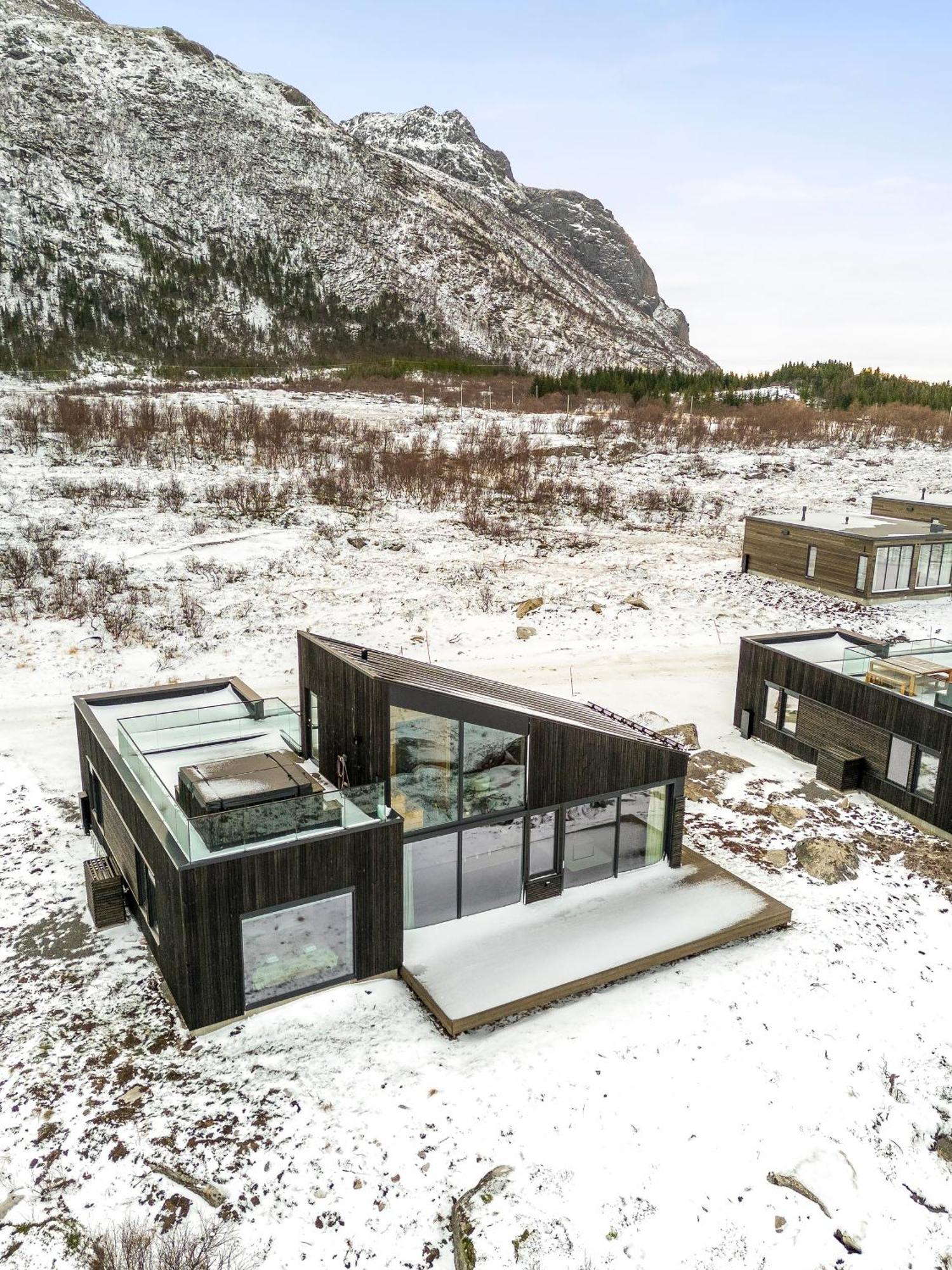 Hoda Cabin - Luxury Lodge With Jacuzzi And Sauna Lyngværet Exterior photo